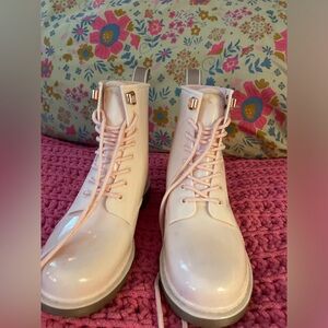 Light pink Michael Khors rubber boots